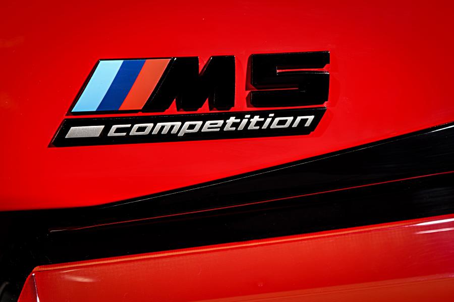 Логотип BMW M5 Competition (F90) 2020 года  (WW) (фото 19 из 101)